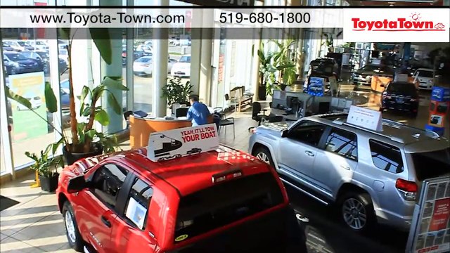 London, ON - 2017 Toyota Prius Vs. 2017 Ford C-MAX Hybrid