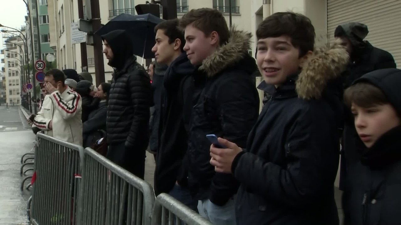 Foot - C1 - Barça : Devant l'hôtel du FC Barcelone avant le choc contre le Paris-SG