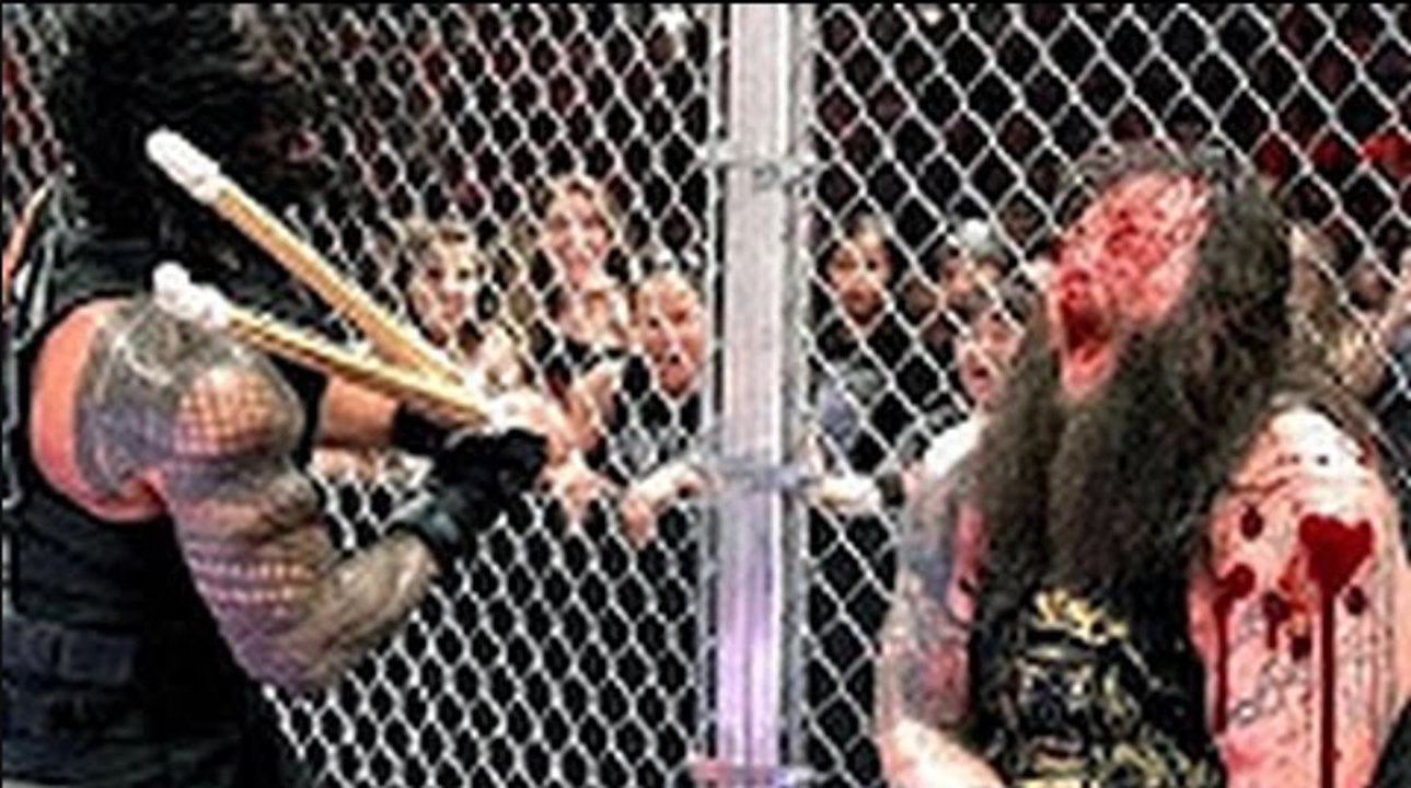 WWE Roman Reigns vs Bray Wyatt - Roman Reigns nearly killed Bray Wyatt - Hell in a Cell Match