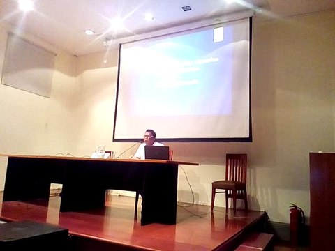 Exposición del Dr. Richard Leonardo Lo Queer y los Estudios Literarios 10/2/2017 en la Casa de la Literatura, Lima.