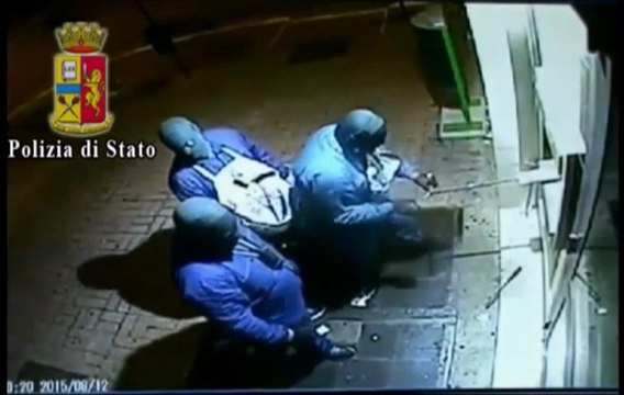 Bari - assalti agli sportelli atm e furti nelle aziende: 13 arresti