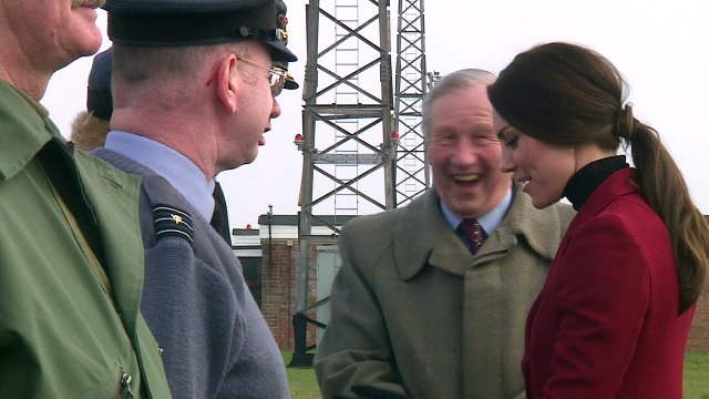 Kate Middleton meets Air Cadets and tries flight simulator
