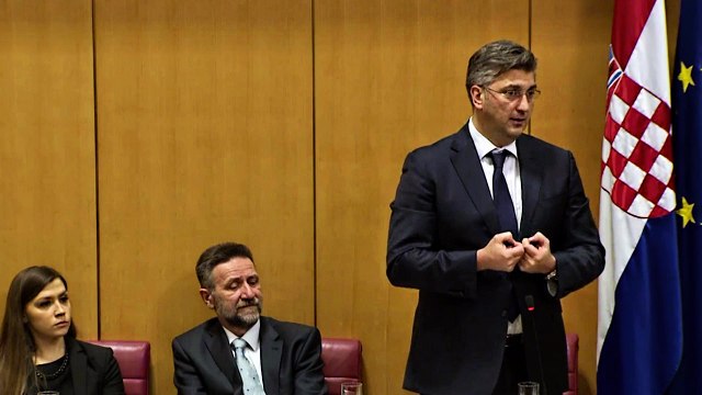 Pernar Plenkoviću: Štitite svakog plagijatora ako je iz HDZ-a.