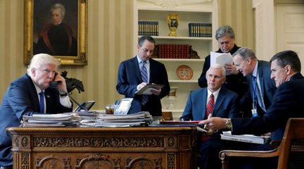 White House preparing to expand social media team