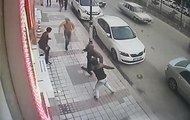 Sokaktaki Bıçaklı Kavga Güvenlik Kamerasında