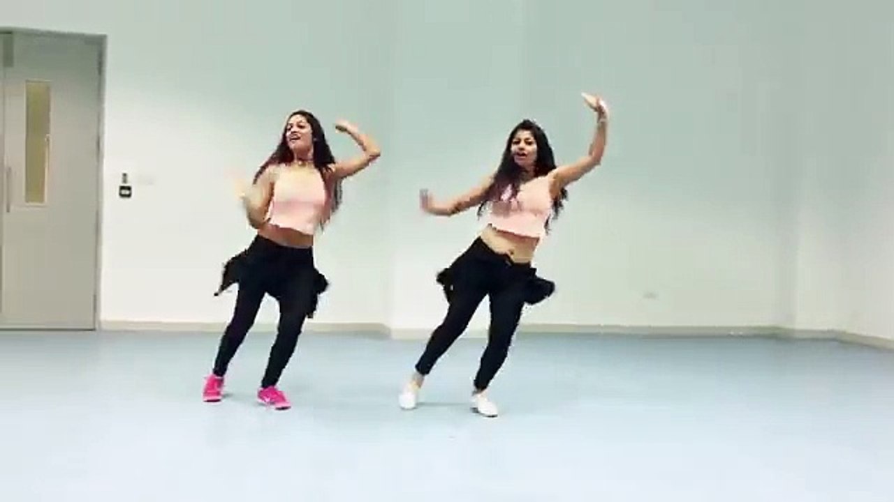 BOLLYWOOD DANCE