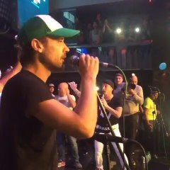 Pedro hace la sirena en Khalama Disco - 10 de Febrero