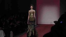 Naeem Khan pisa fuerte en la pasarela de Nueva York