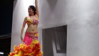 সিঙ্গাপুরে ইরানি মেয়ের বেলী ড্যান্স(Dance) irani girl hot stage dance in singapur