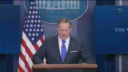 La Casa Blanca defiende la salida de Flynn en medio de demandas de investigación