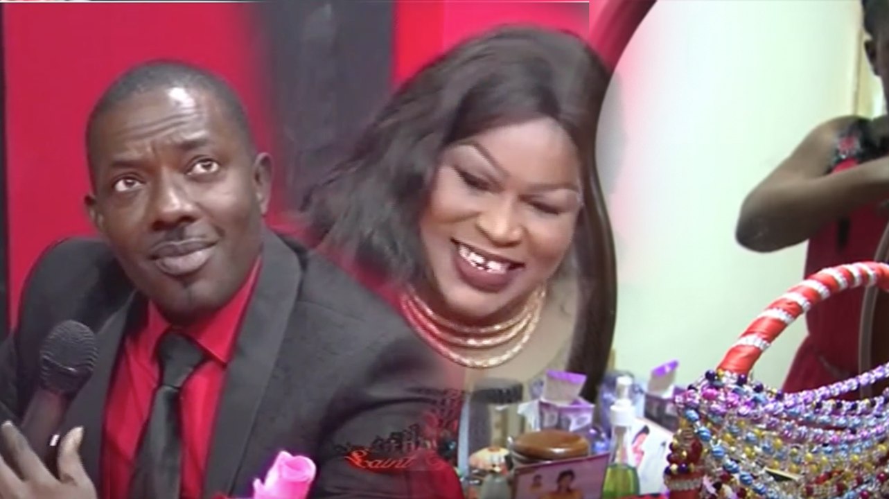 Ngoné Ndiaye Gueweul met mal alaise Mbaye Dieye Faye en parlant d'...