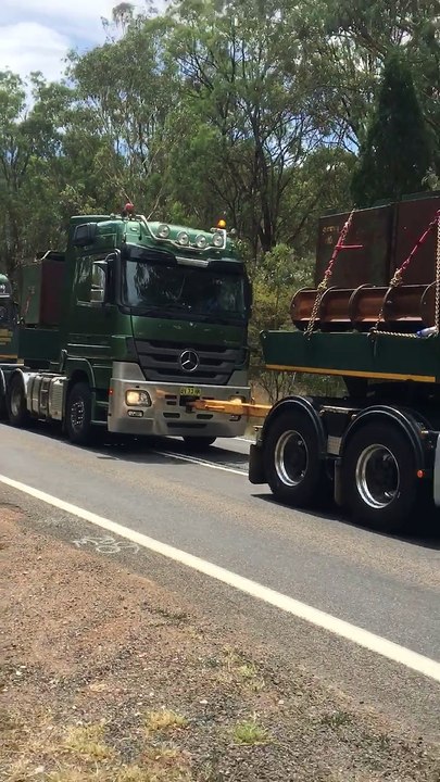 Huge Load Takes Six Trucks to Transport