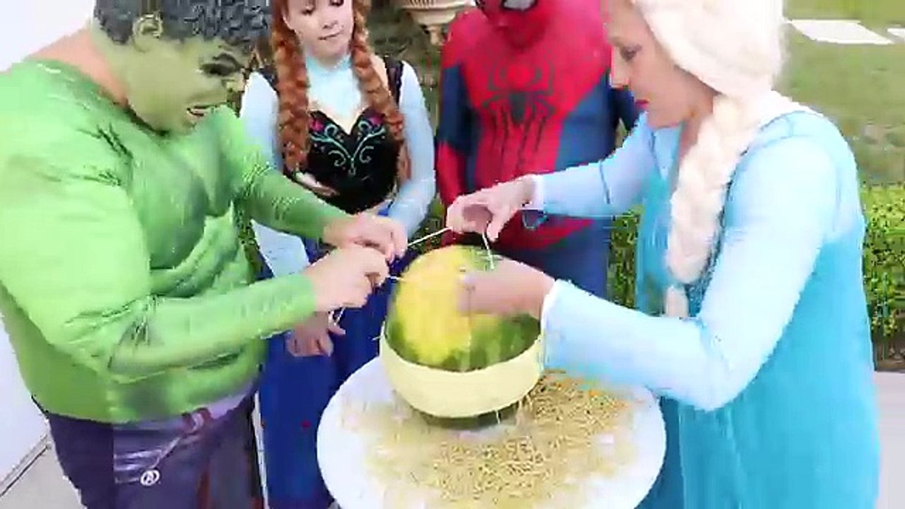 Spiderman & Frozen Elsa vs WATERMELON CHALLENGE w/ Frozen Anna & Hulk - Funny Superhero Video