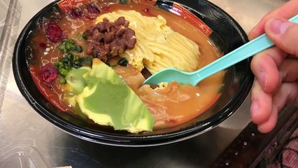 【大食い】担々麺、たこ焼き、カツ丼、メンチカツ、味噌汁【ヒカキン】-MYYJL1pe4xk