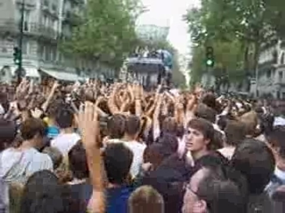 Techno parade char de garraud guetta-2 2007