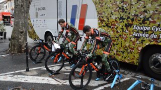 Etoile de Bessèges 2017/Contre la montre Alès-Ermitage/Coureurs équipe Armée de terre à l'échauffement