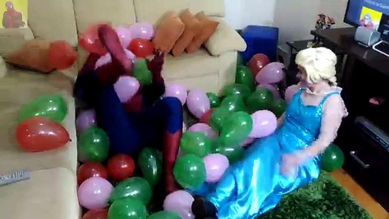 Frozen Elsa BALLOON PRANK IN SPACE! Spiderman and Hulk vs Joker