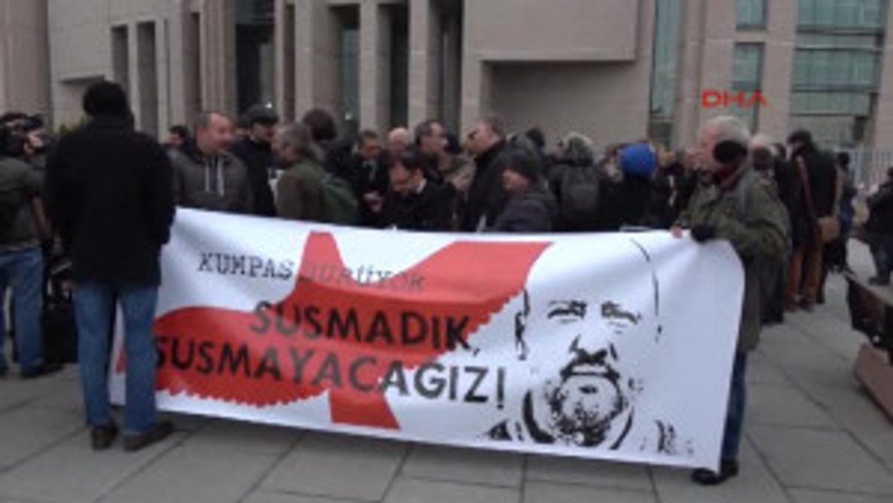 Odatv Davası Öncesi Gazetecilerden Adliye Önünde Basın Açıklaması