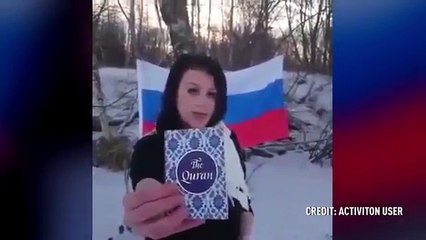 Shqyen faqet e Kuranit  më pas i vë flakën librit të shenjtë