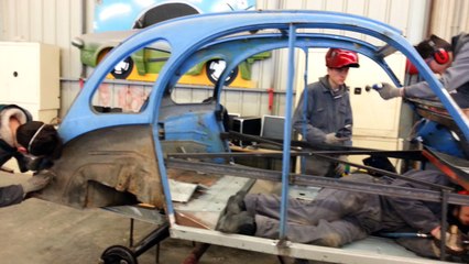 Lycée Beau de Rochas à Bordeaux : une 2 CV à gagner à l'atelier carrosserie