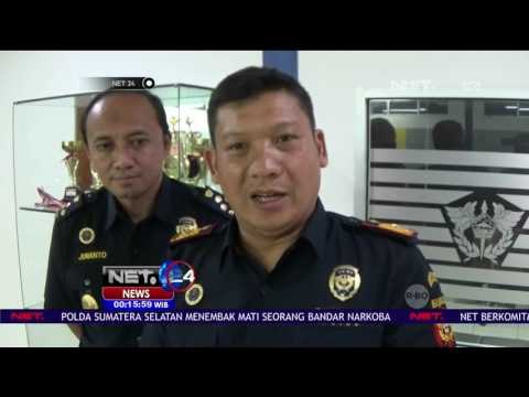 Menolak Diperiksa Petugas Bea Cukai, WNA Cina Mengamuk - NET24