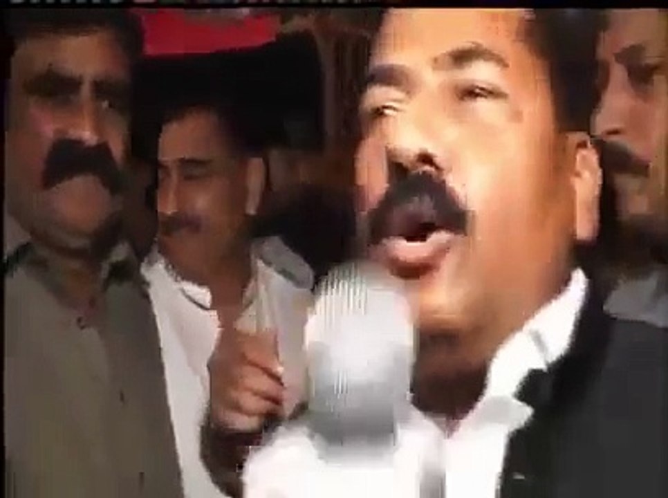 Most Stupid Journalist in the world-lgjeRz-Z7mg