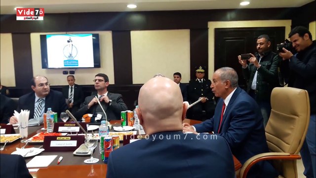 بالفيديو..محافظ البحر الأحمر يلتقى 22 قنصل من الاتحاد الاوربى بالغردقة بعد جوله تفقدية بالمدينة