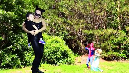 30 Min+ Compilation: Snow Whites baby becomes catbaby, Spiderman kisses catwoman and more