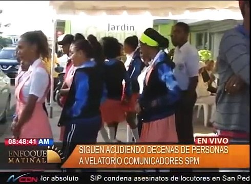 Siguen acudiendo decenas de personas a velatorio comunicadores SPM