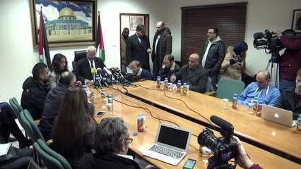 منظمة التحرير الفلسطينية تدعو الى التمسك بحل الدولتين