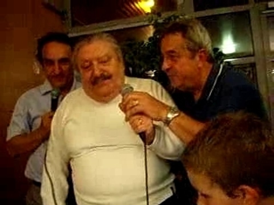 joyeux  anniversaire  ta famille  qui t'aime