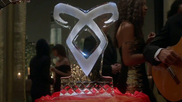 Shadowhunters 2x08 Sneak Peek #2 Love Is a Devil (HD) Season 2 Episode 8 Sneak Peek #2