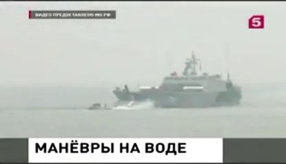 Moskova'dan ABD'ye Sert Yanıt! Yüzen Tankları Kıyıya Çıkardılar