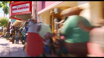 お調子者のブタ、グンターの吹き替えを務めるニック・クロールのアフレコ風景公開！-AiLQJWQcyqs