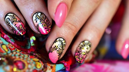 Tuto nail art dégradé, gouttes et plumes, envie d'été !-qqs2Wgz2zFA