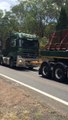 Buzz : Six camions mobilisés pour transporter un convoi (vraiment) exceptionnel !
