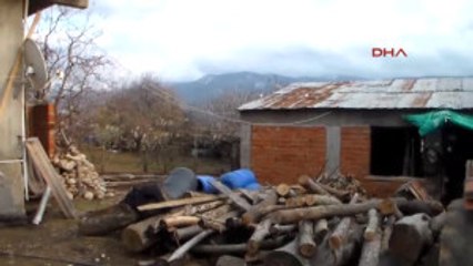 Çanakkale Ağaç Işleyerek Yaşamını Kazanıyor