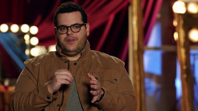 Beauty and the Beast Featurette - Bringing Beauty to Life