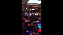 Bagarre générale dans un bar anglais... Violent
