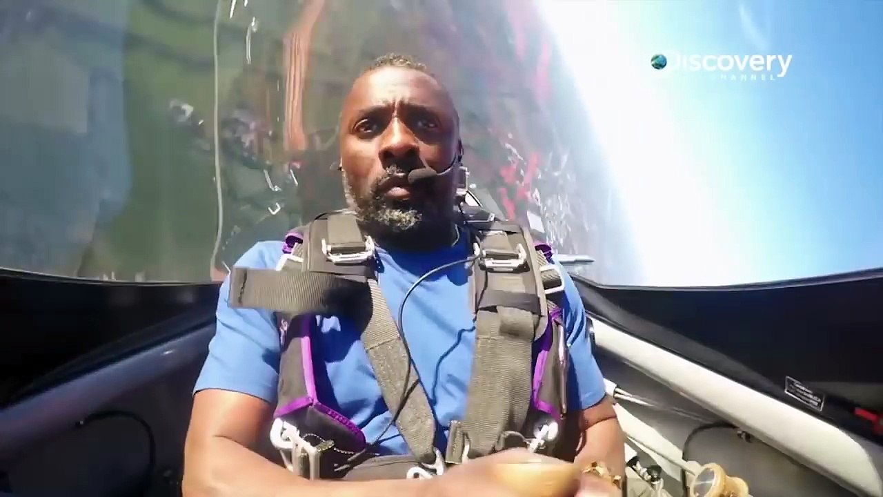 Movie Star Idris Elba Trains To Become A Professional Kickboxer & Takes On His First Opponent!