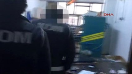 Zeytinburnu'nda "Içki Şişesi Kapağı" Operasyonu