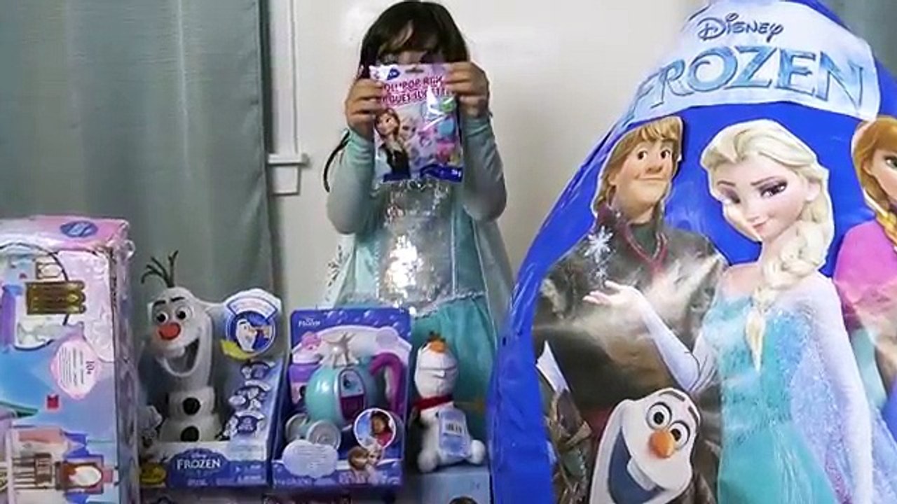 Disney Frozen Videos GIANT EGG SURPRISE OPENING Super Giant Surprise Egg Worlds Biggest Surprise Egg