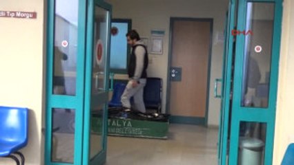 Antalya Eş ve Çocuklarını Öldürüp Intihar Eden Babanın Cenazesi Alındı