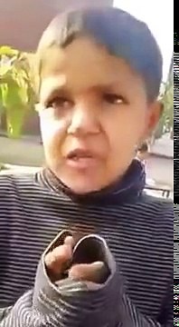 ‫یہ ویڈیو دیکھ کر آپ لوگوں کو انصاف کرنا ہو گا بچے پے اتنا ظلم کرنا ٹھیک ہے‬ - 2017