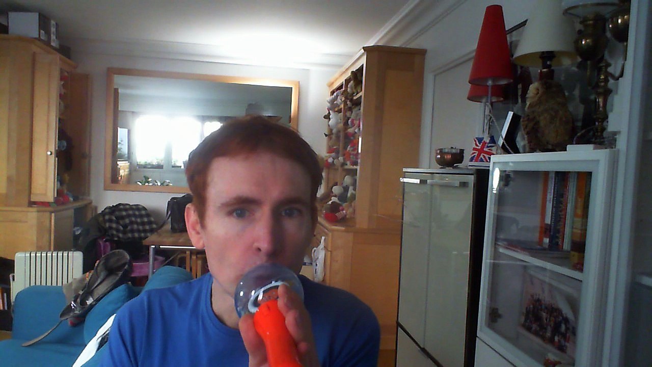 Wiwi égratigne "closer" des Chainsmokers & Halsey