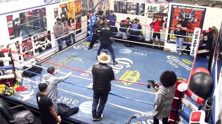 Boxer back in the ring after dad's fight