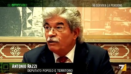Antonio Razzi "Faccio politica per i c***i miei e il vitalizio"