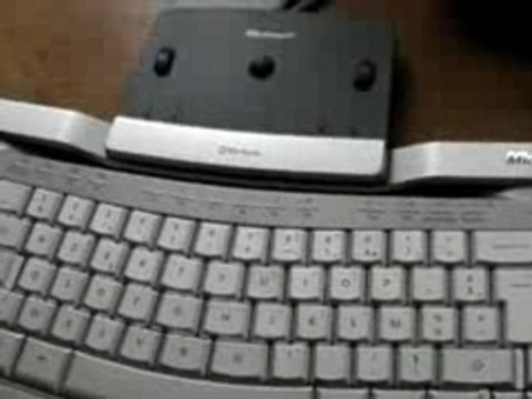 Microsoft Wireless Entertainment Desktop 8000