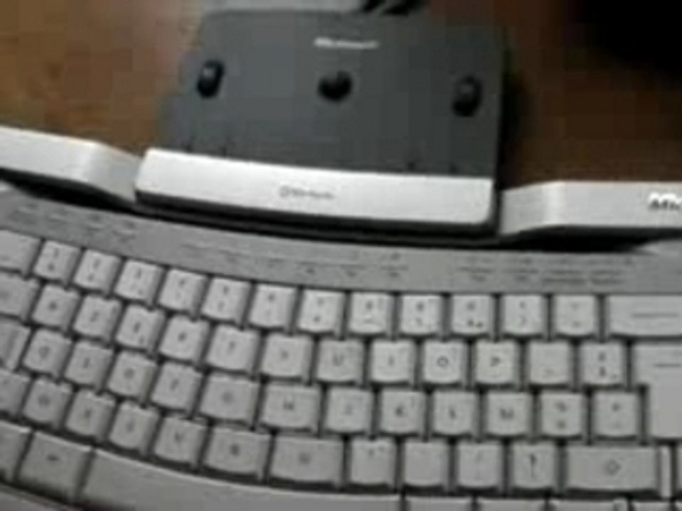 Microsoft Wireless Entertainment Desktop 8000