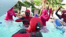 Человек-паук и замороженные elsa вечеринка у бассейна против Джокера Вт/ розовый Человек-паук близнецов смешные шутки катастрофа! :